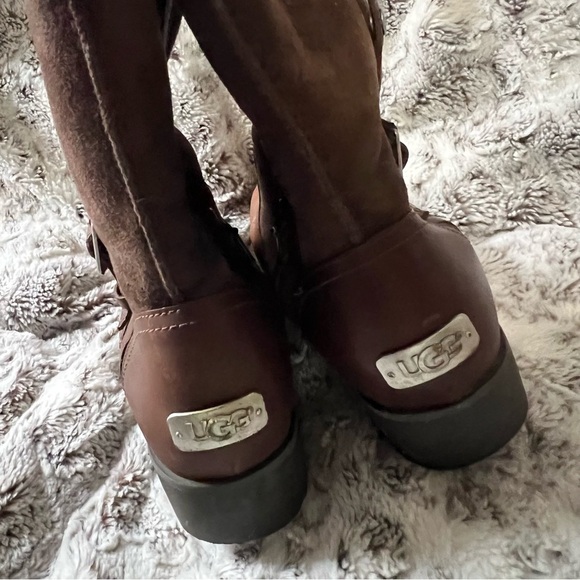 UGG Leather Boot Buckle Brown - Picture 2 of 6
